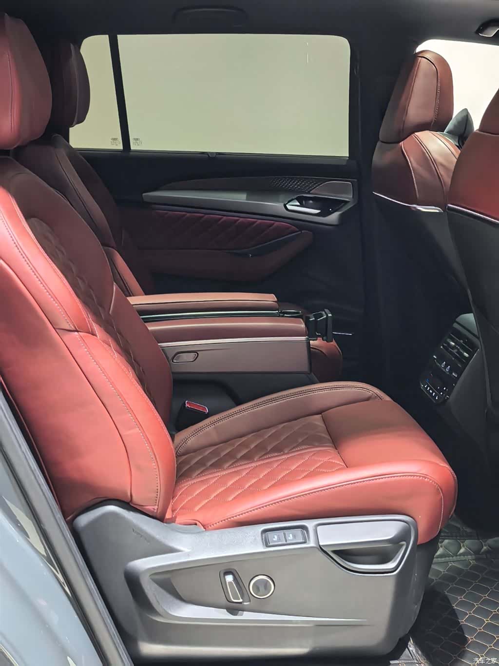 Audi Q6, 2024 16
