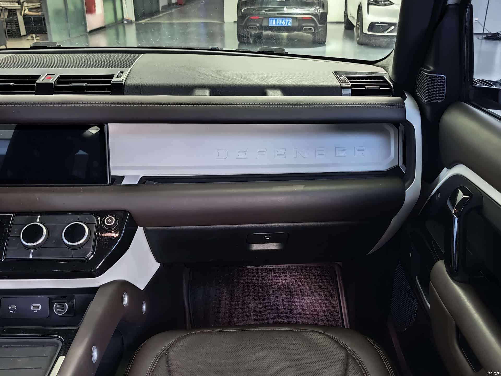 Land Rover Defender, 2022 14
