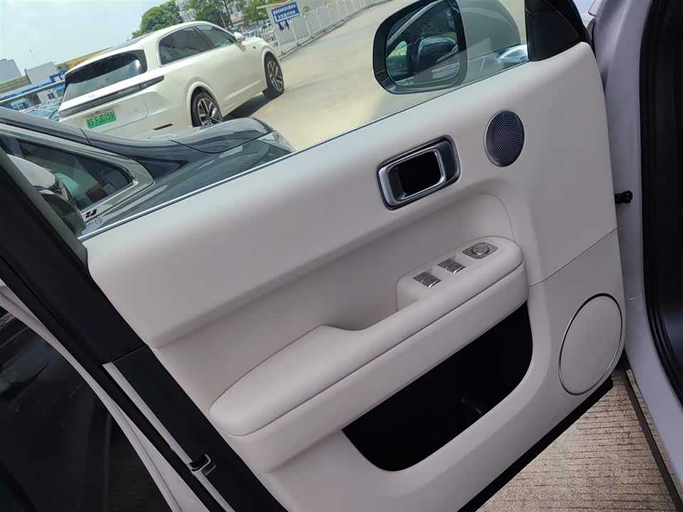 Li Auto Ideal L6