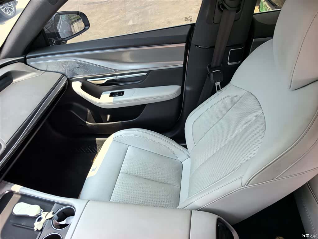 Xpeng P7, 2023 13