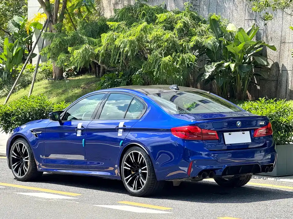 BMW M5