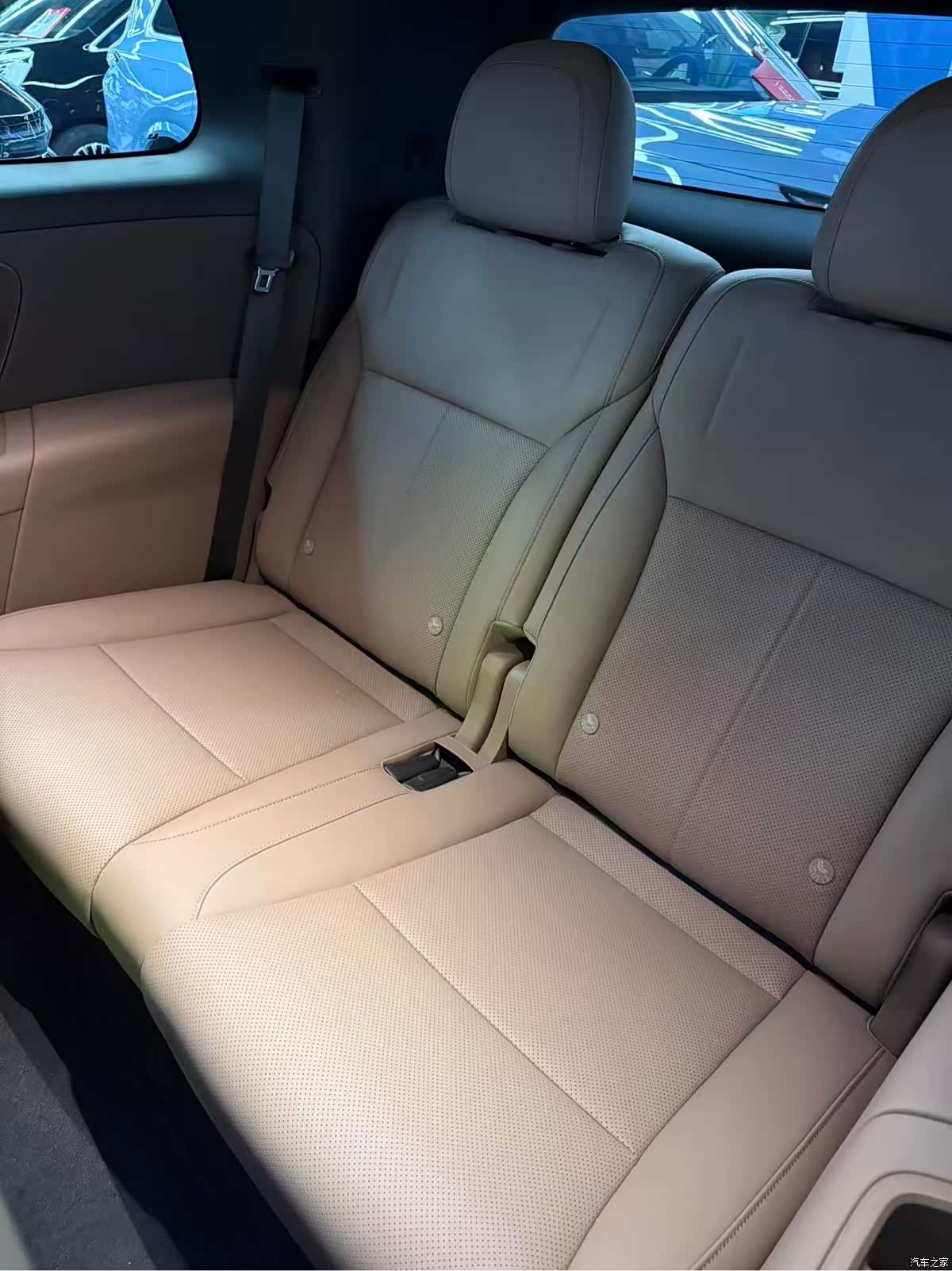 Li Auto i8, 2025 10