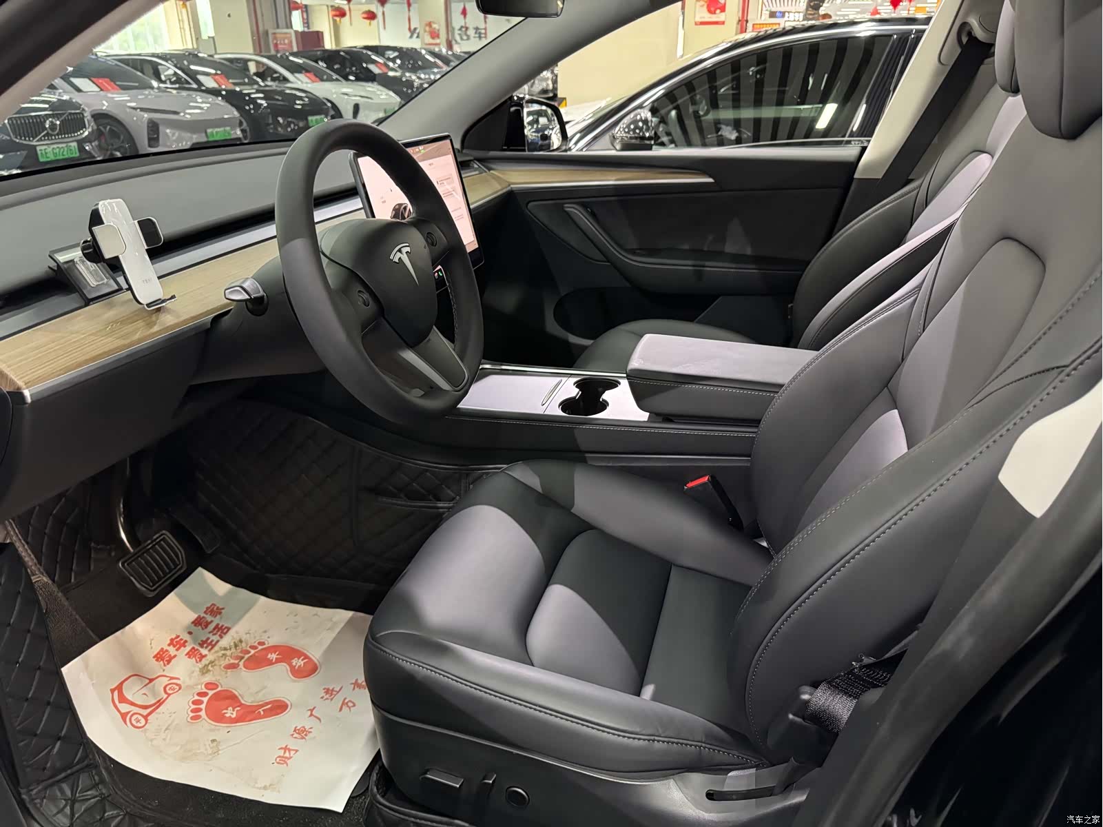Tesla Model Y, 2022 4