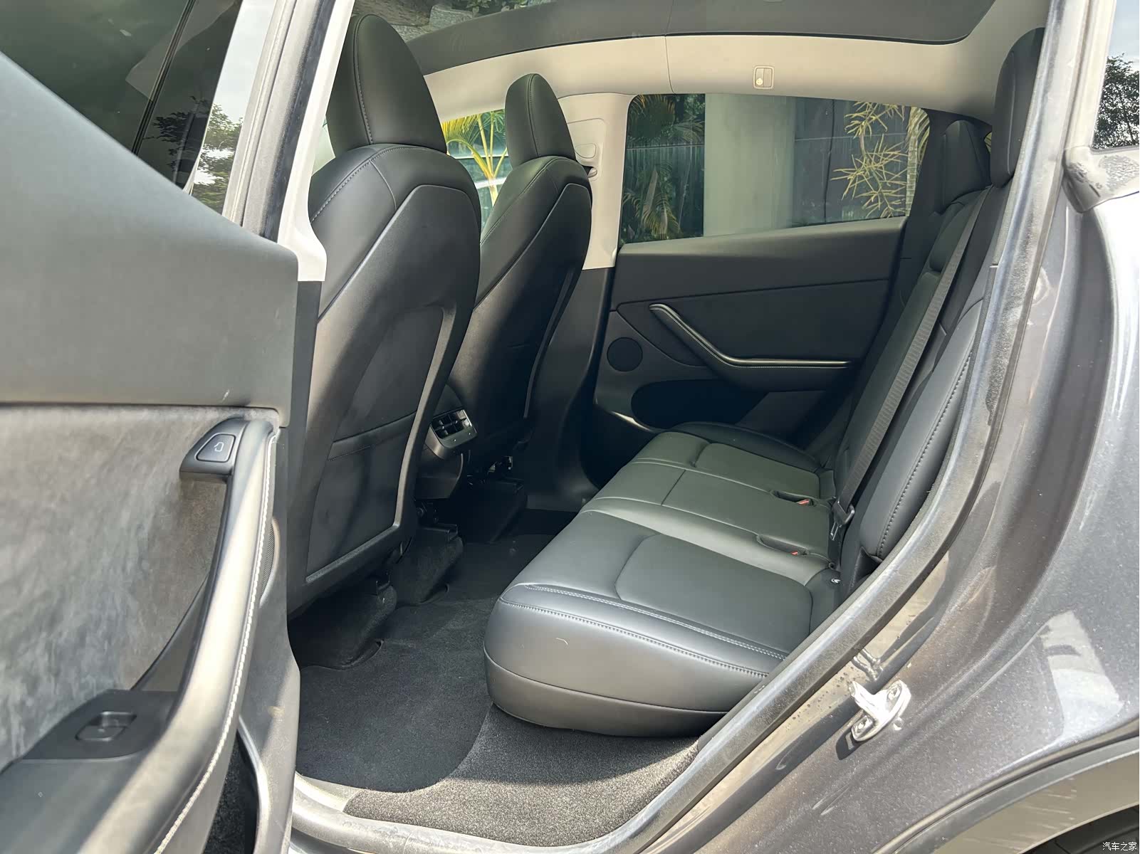 Tesla Model Y, 2022 9