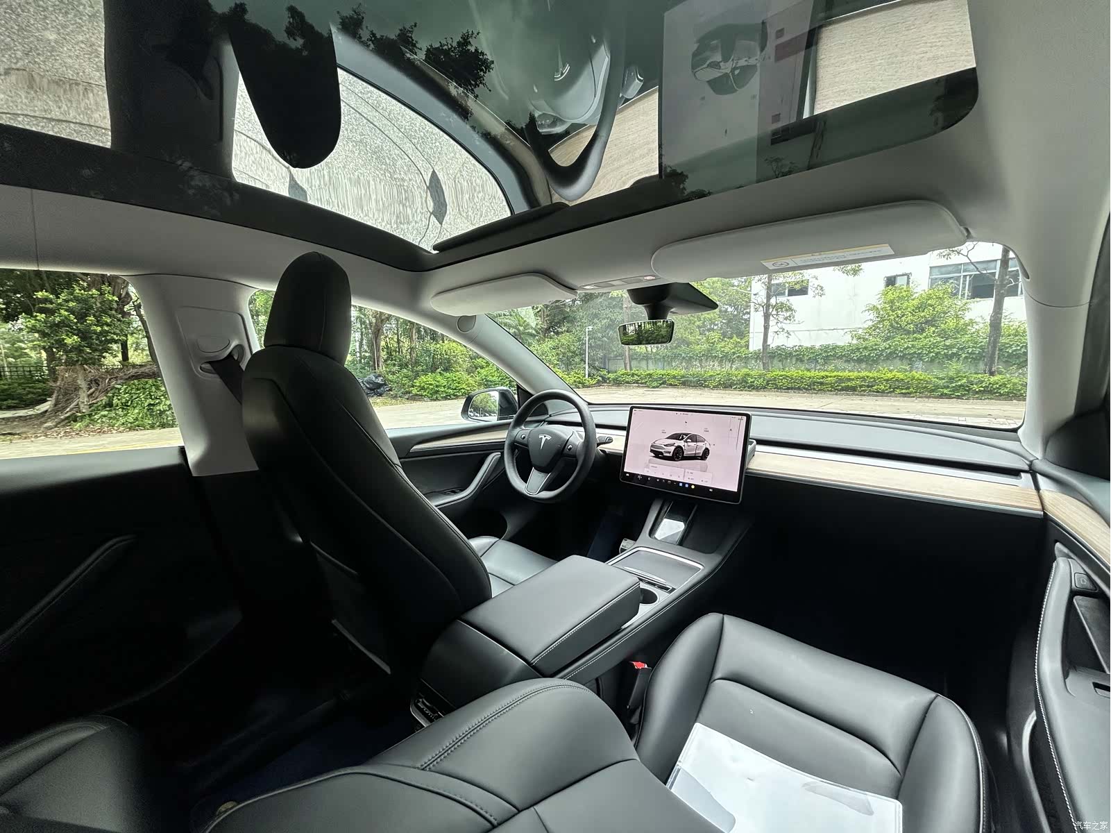 Tesla Model Y, 2022 14