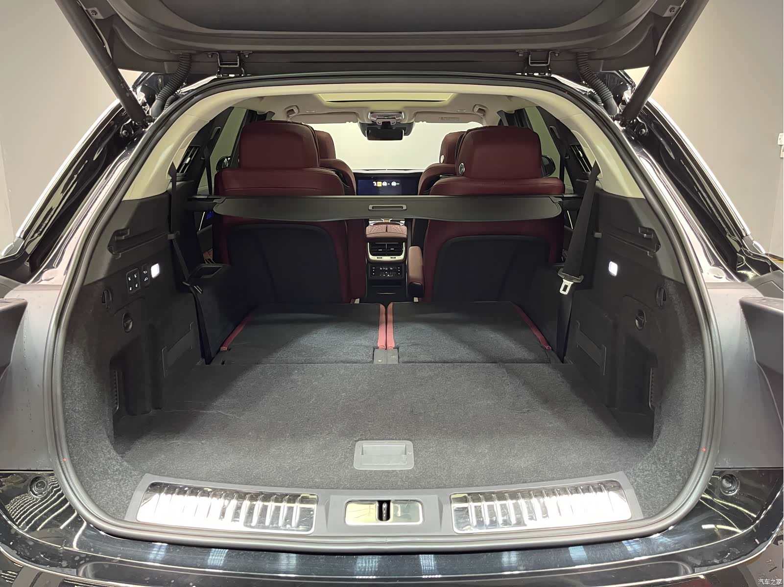 Hongqi E-HS9, 2023 32