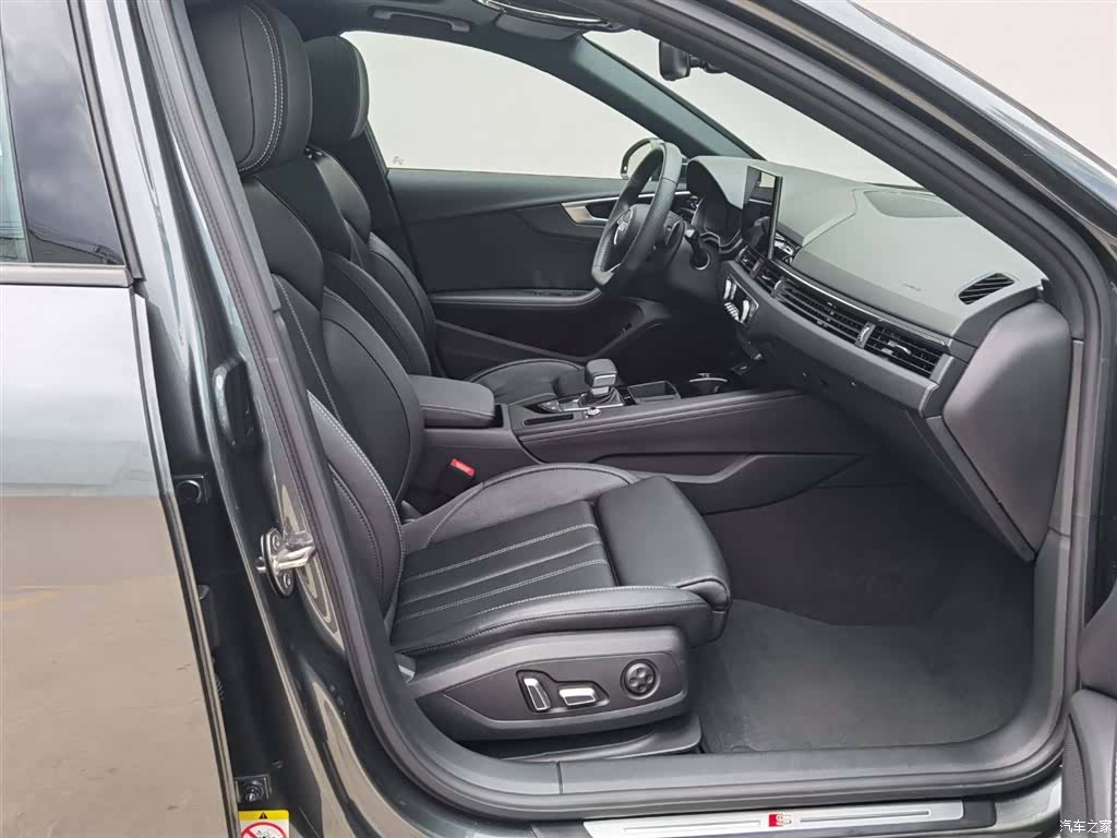 Audi A4L, 2024 22