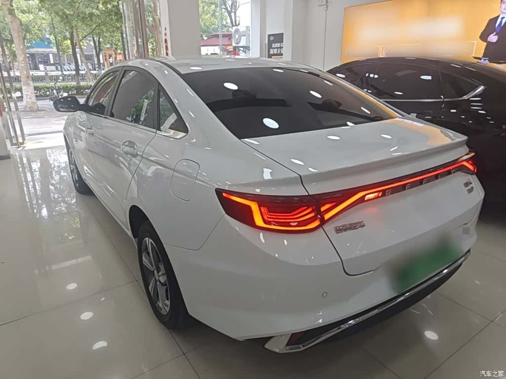 Geely Emgrand, 2025 все фото