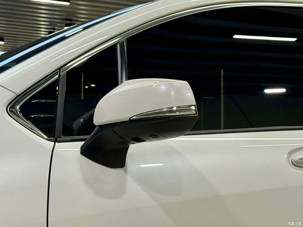 Toyota Granvia, 2024 13