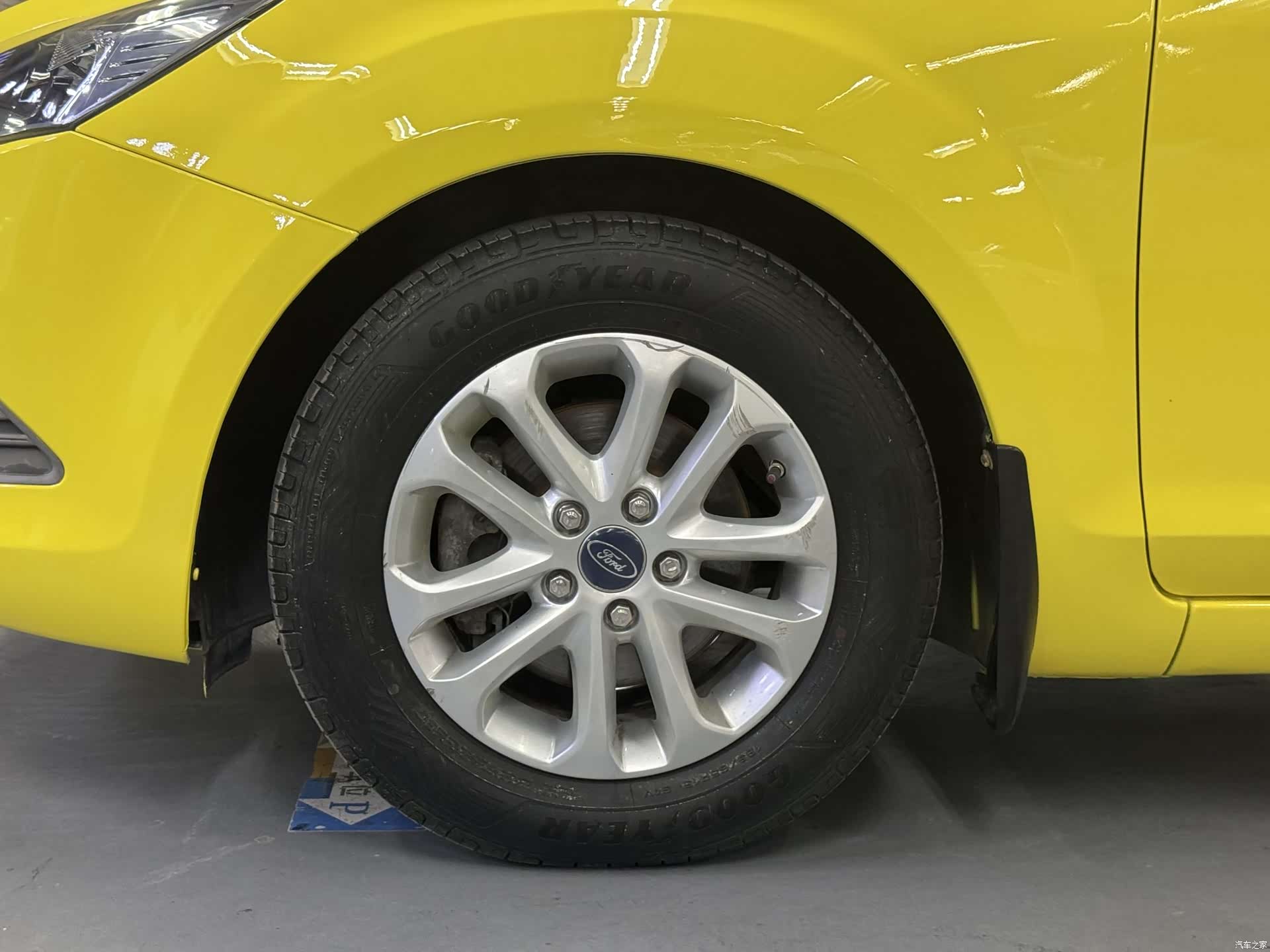 Ford Focus, 2013 23
