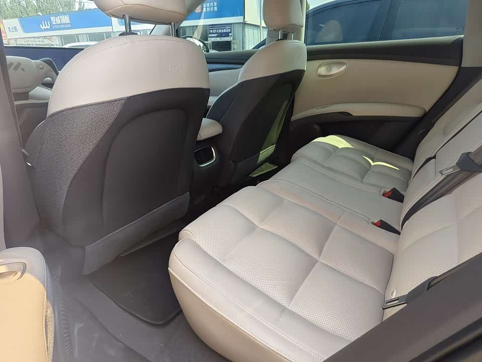 IM Motors Zhiji LS6 IM Motors Zhiji LS6