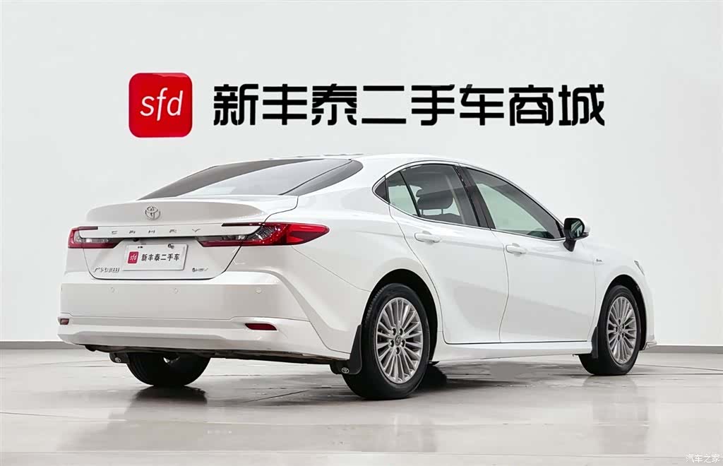 Toyota Camry, 2024 все фото