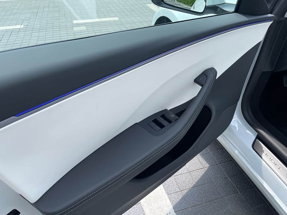Tesla Model 3 Tesla Model 3