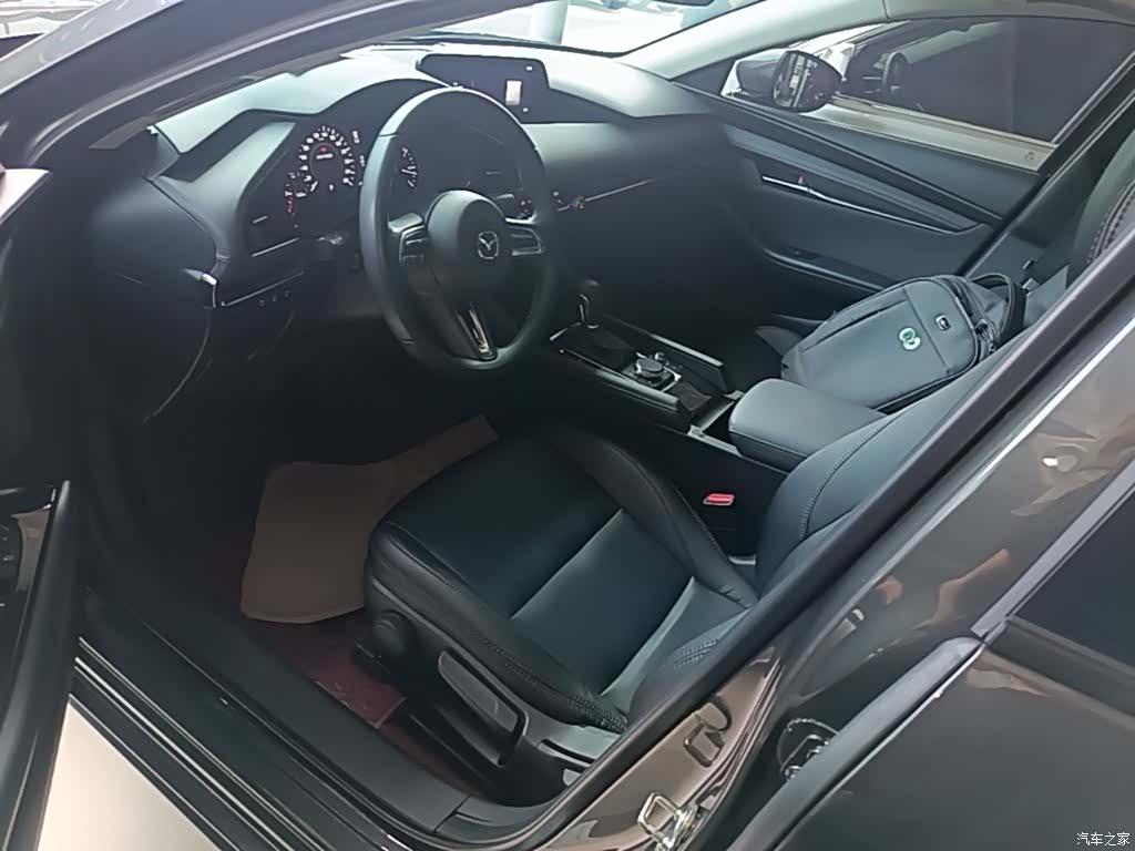 Mazda Mazda3, 2023 15