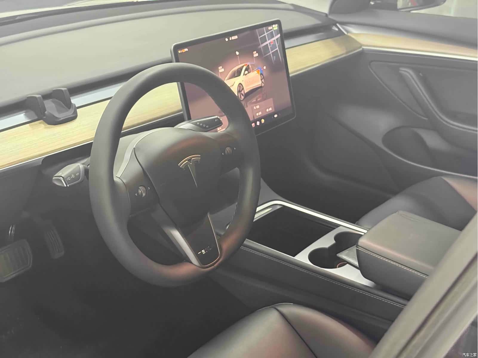 Tesla Model 3, 2023 10