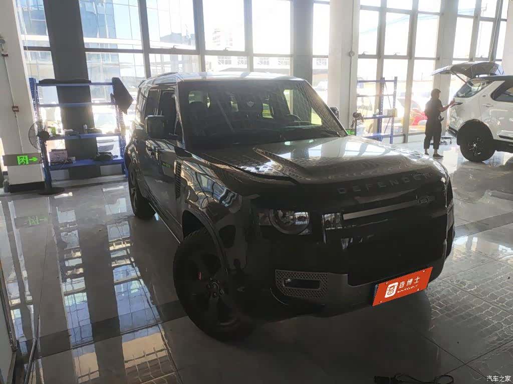 Land Rover Defender, 2023 2