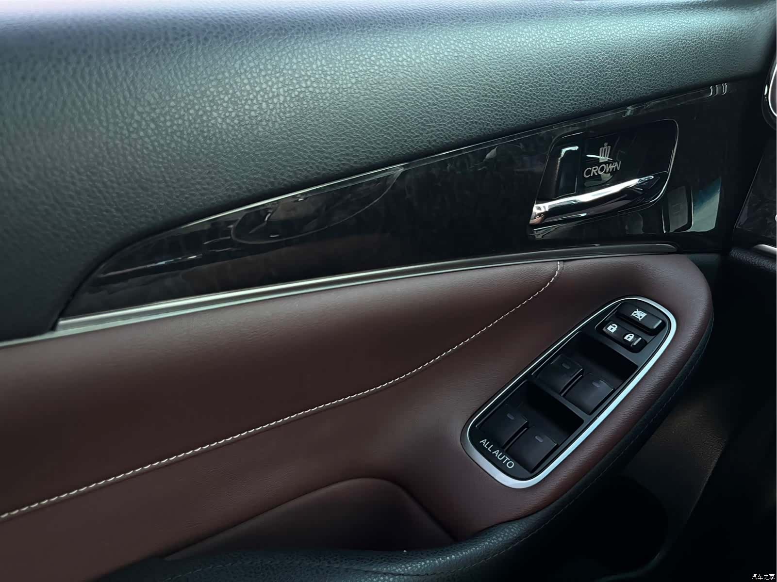 Toyota Crown, 2018 14