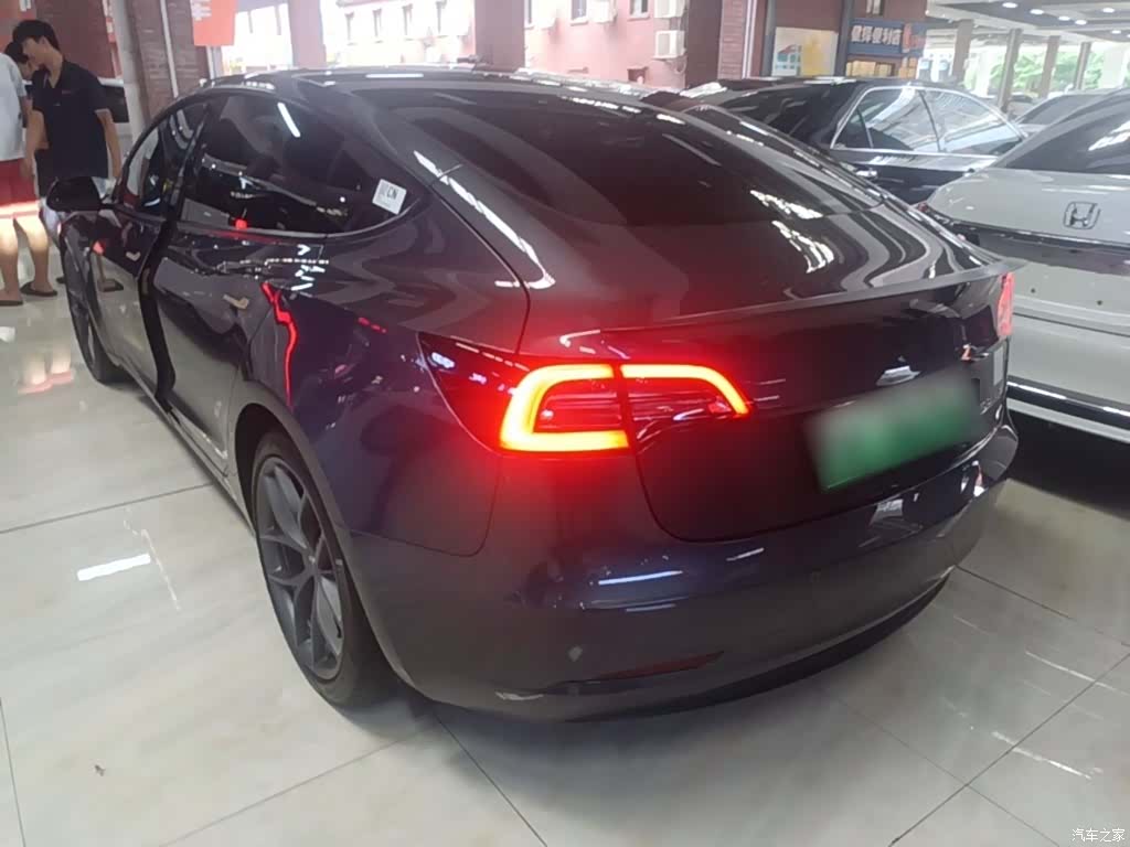 Tesla Model 3, 2022 все фото