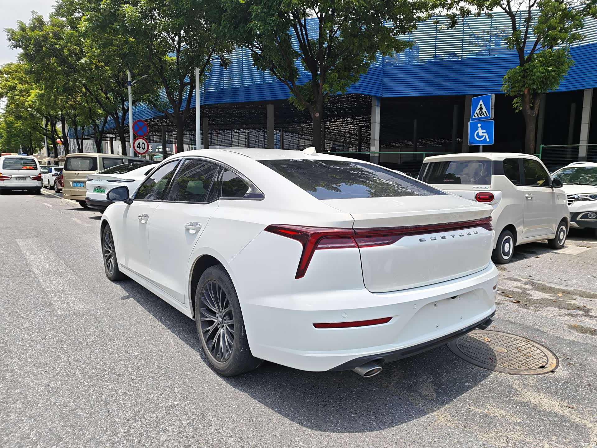 Bestune B70, 2022 15