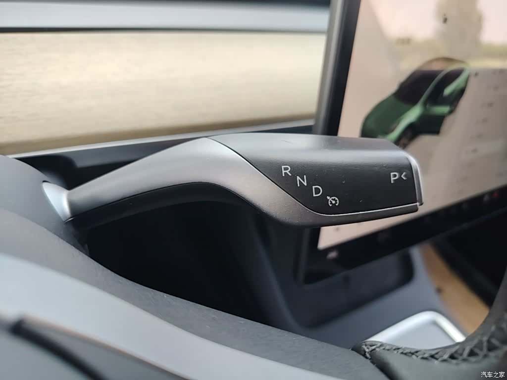Tesla Model Y, 2023 14