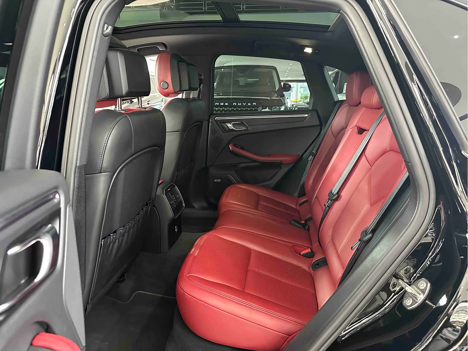 Porsche Macan, 2022 12