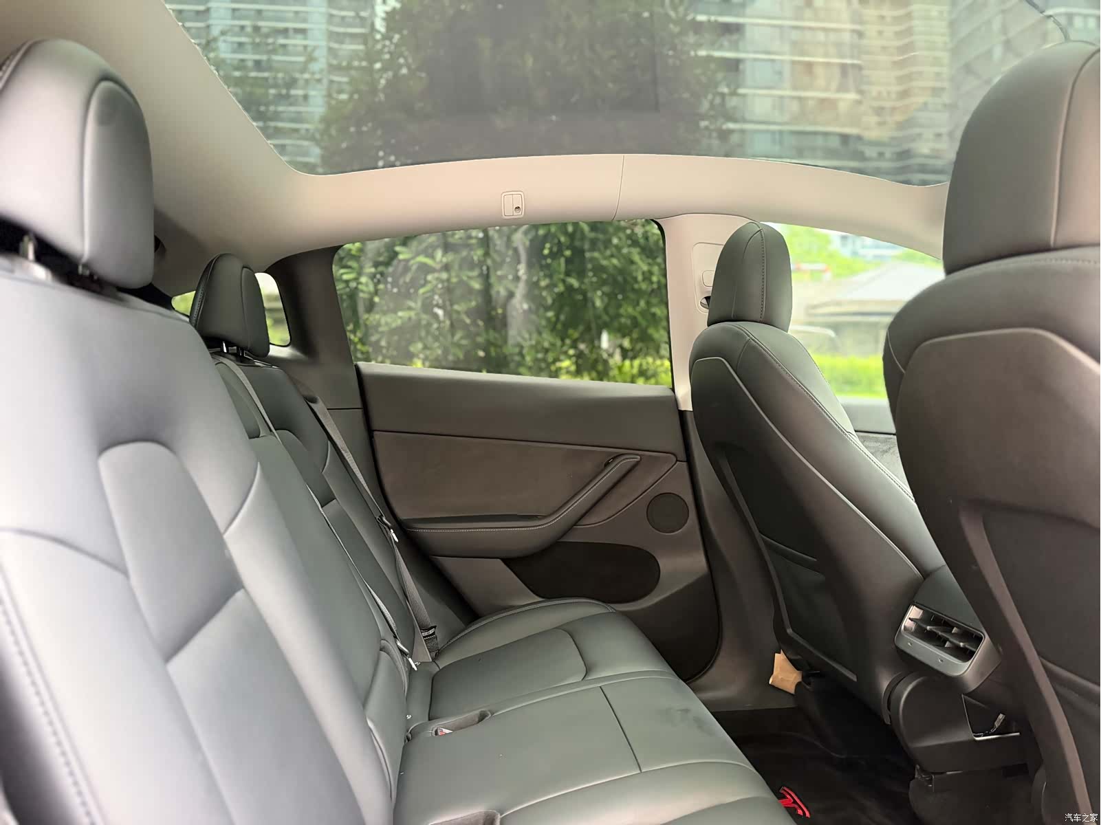 Tesla Model Y, 2022 11
