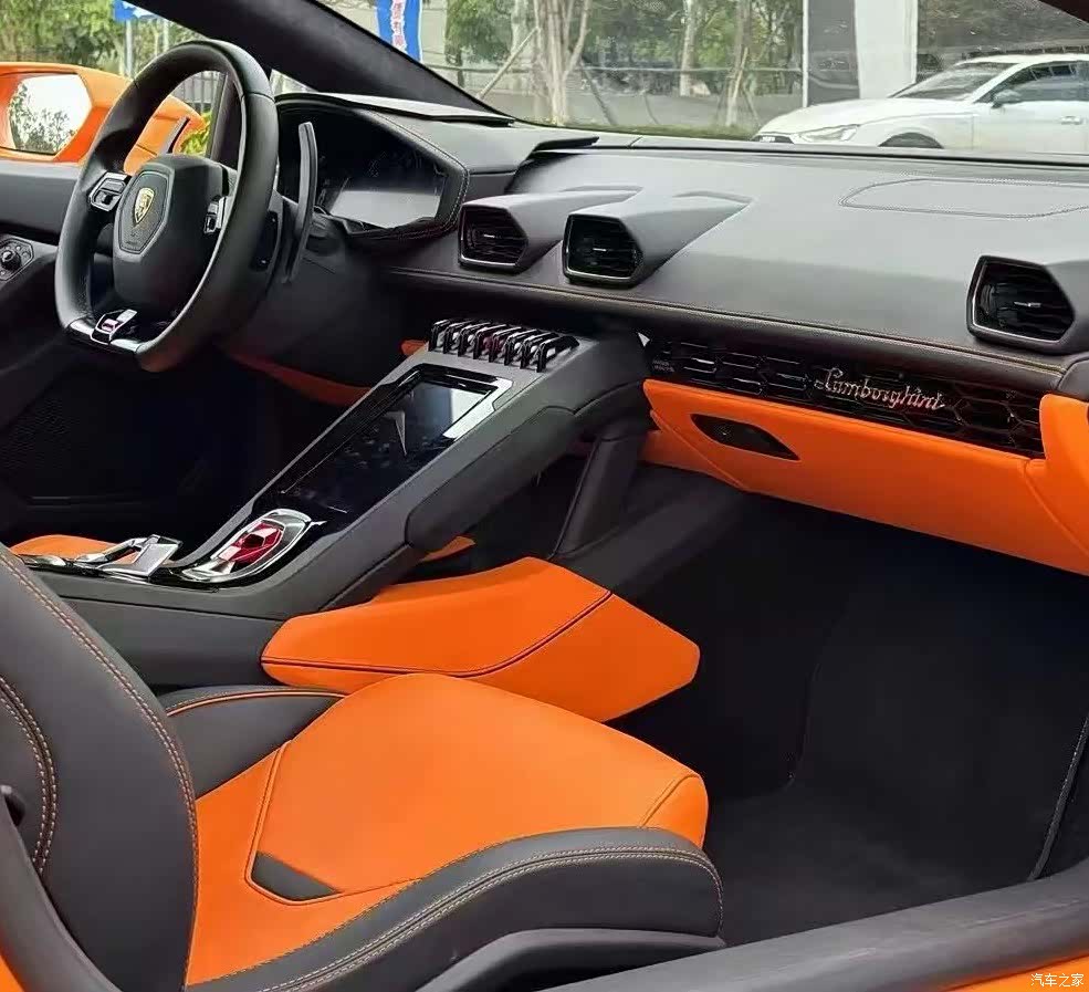 Lamborghini Huracán, 2020 все фото