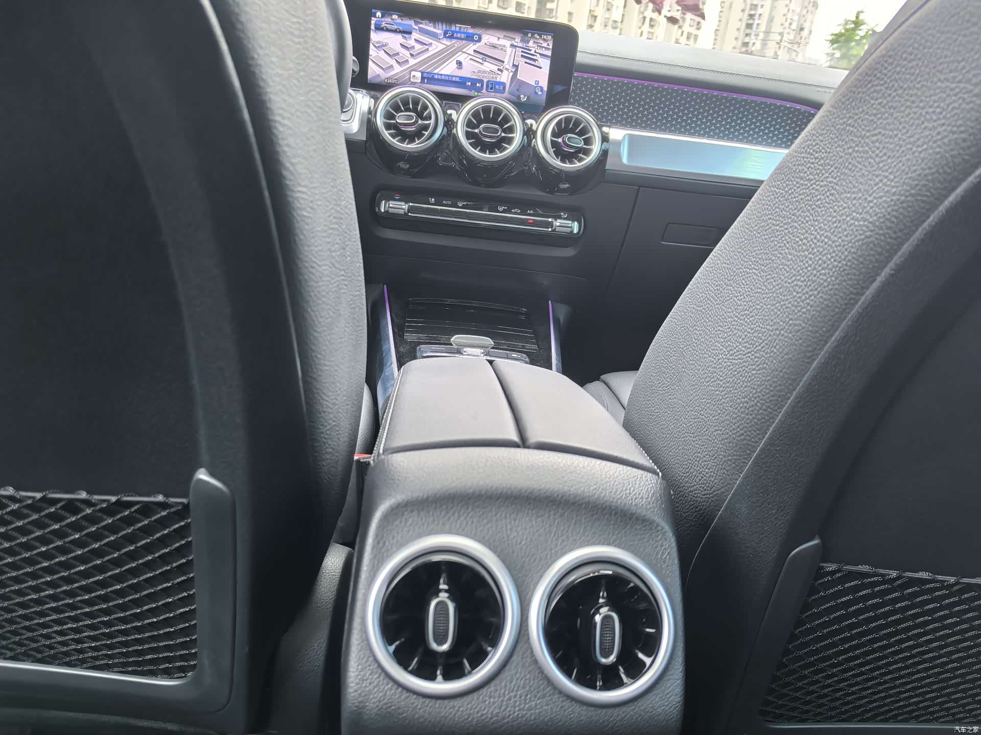 Mercedes-Benz GLB, 2025 11