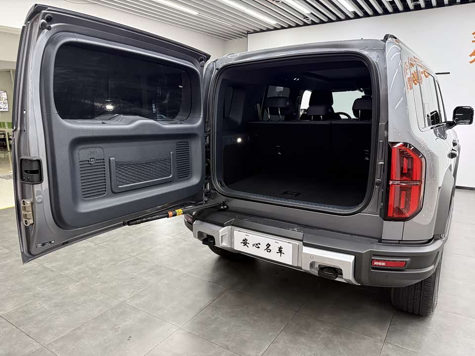 BYD Leopard 5 BYD Leopard 5