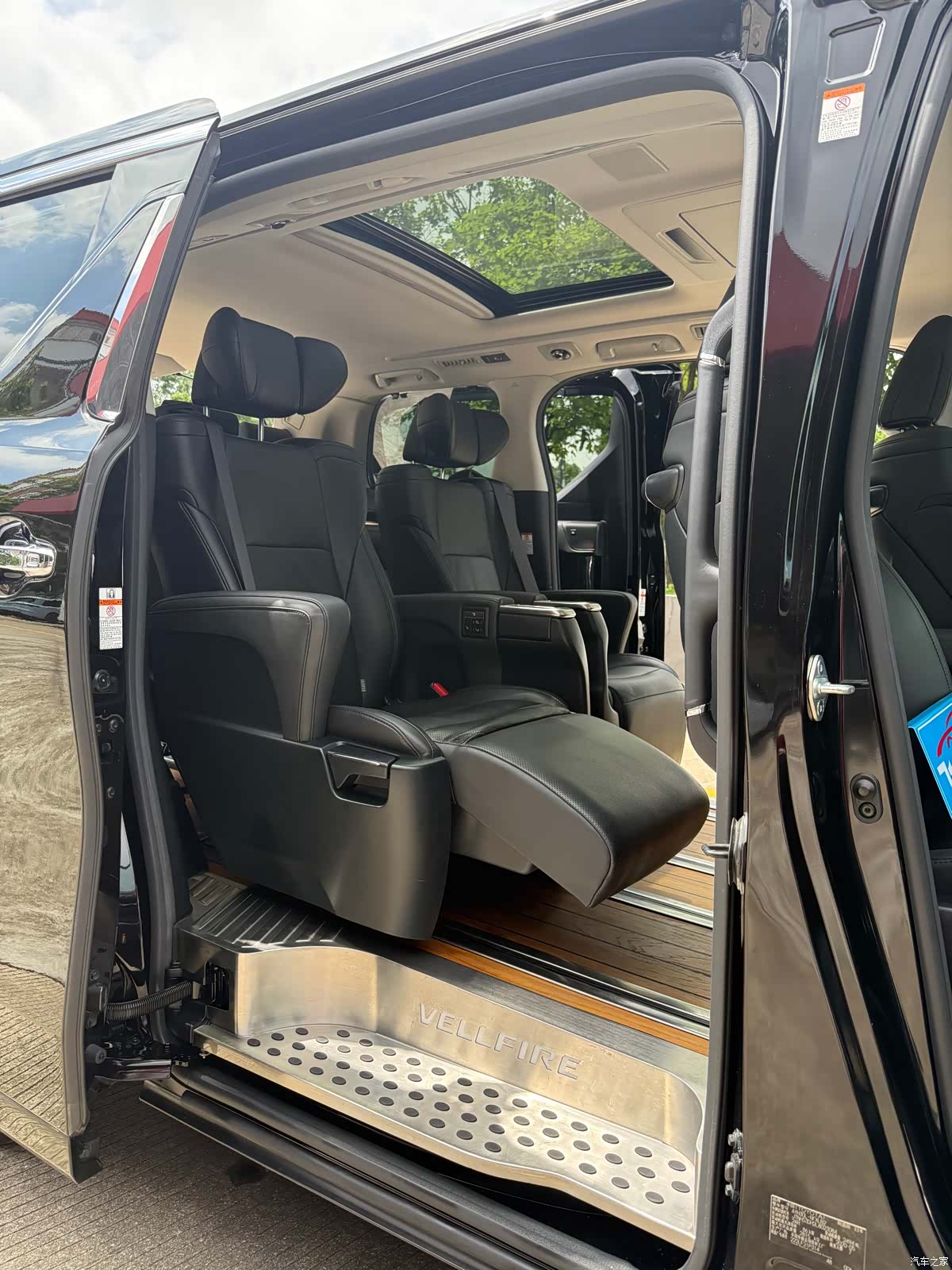 Toyota Vellfire, 2020 18