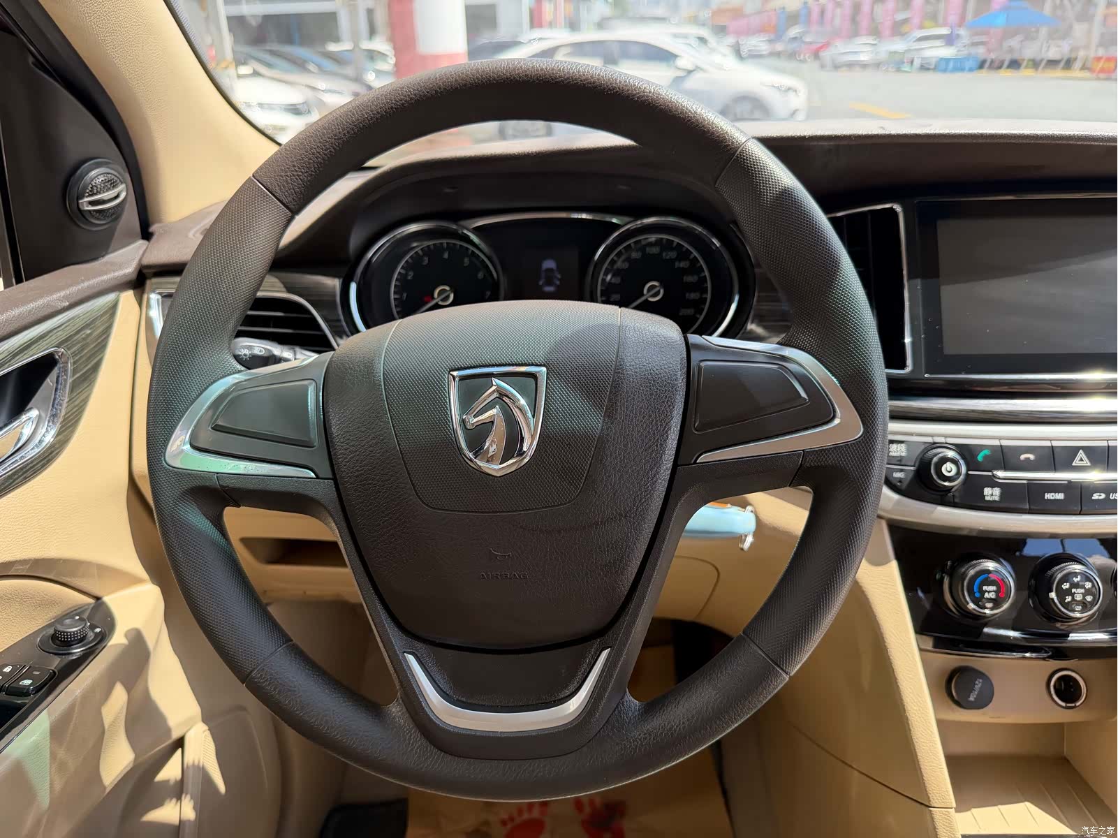 Wuling 730, 2017 29