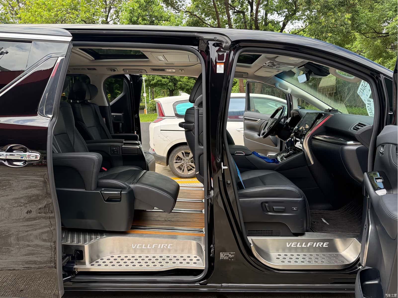 Toyota Vellfire, 2020 25