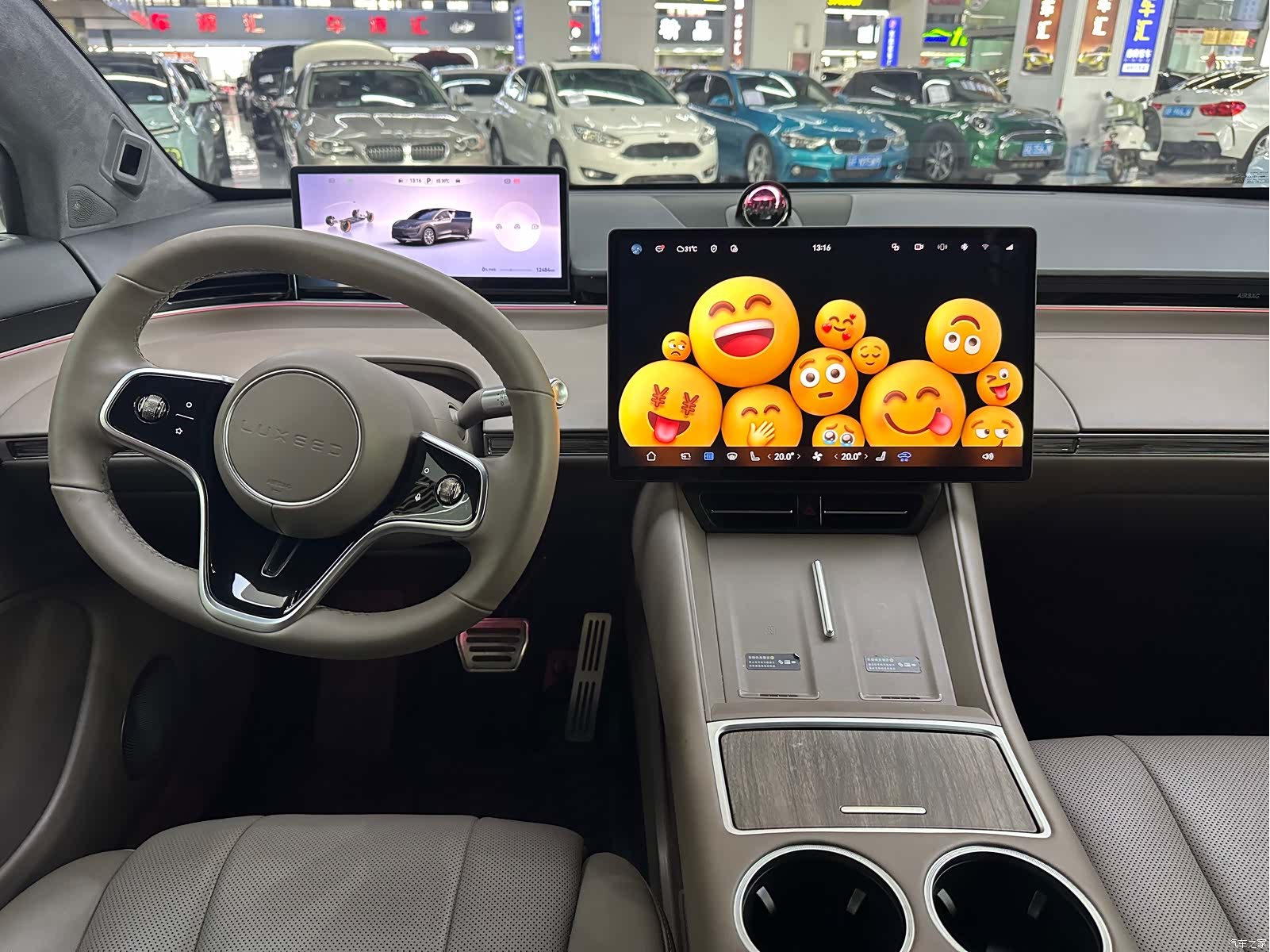 Luxeed R7, 2025 14