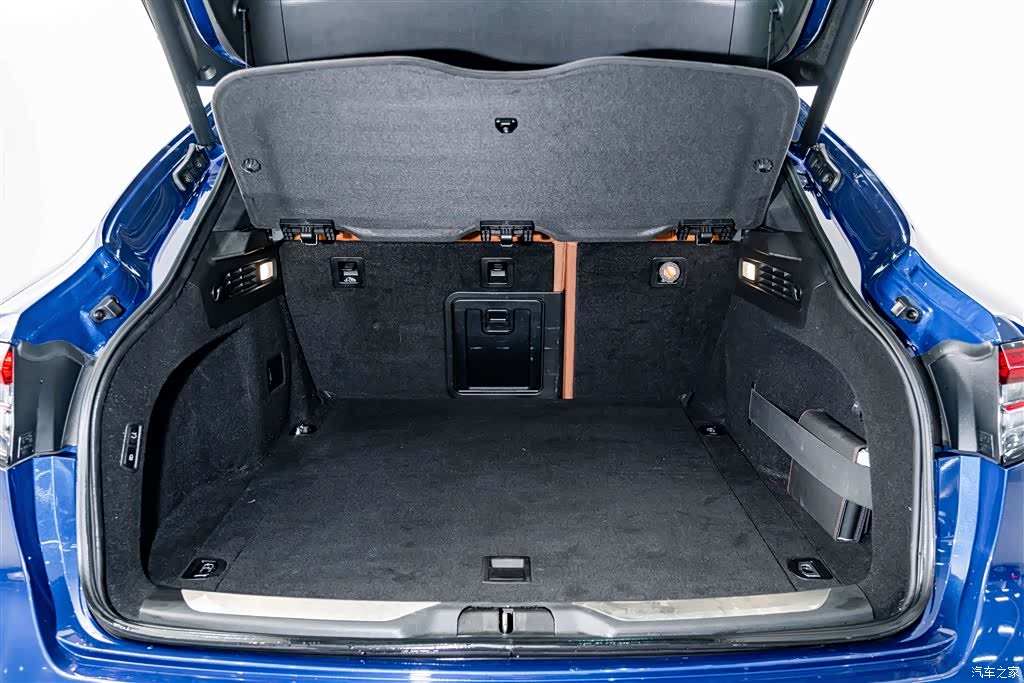 Maserati Levante, 2021 23