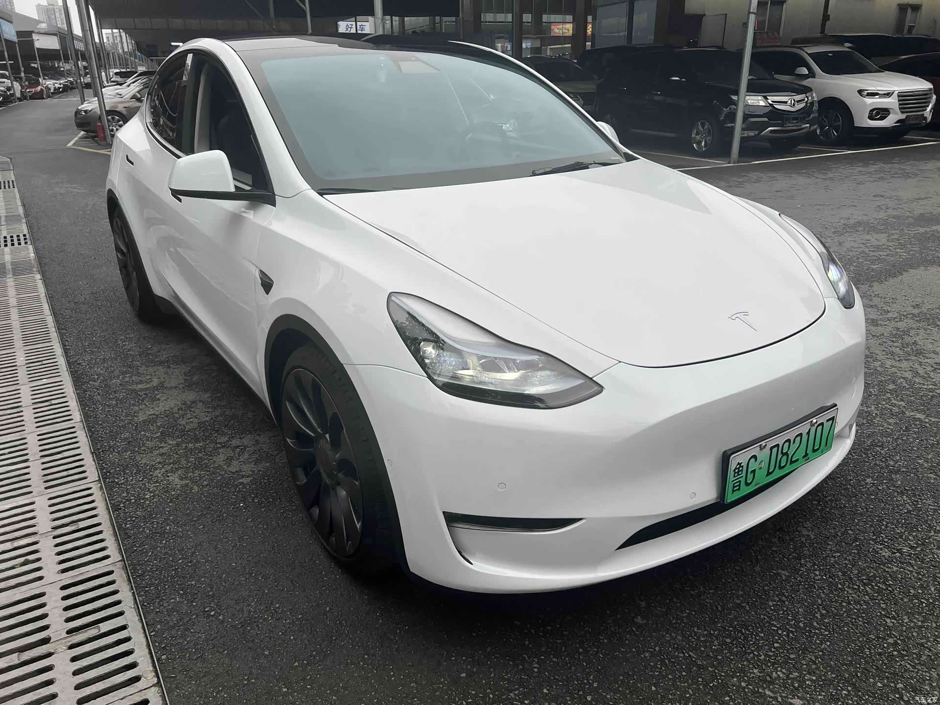 Tesla Model Y, 2022 3