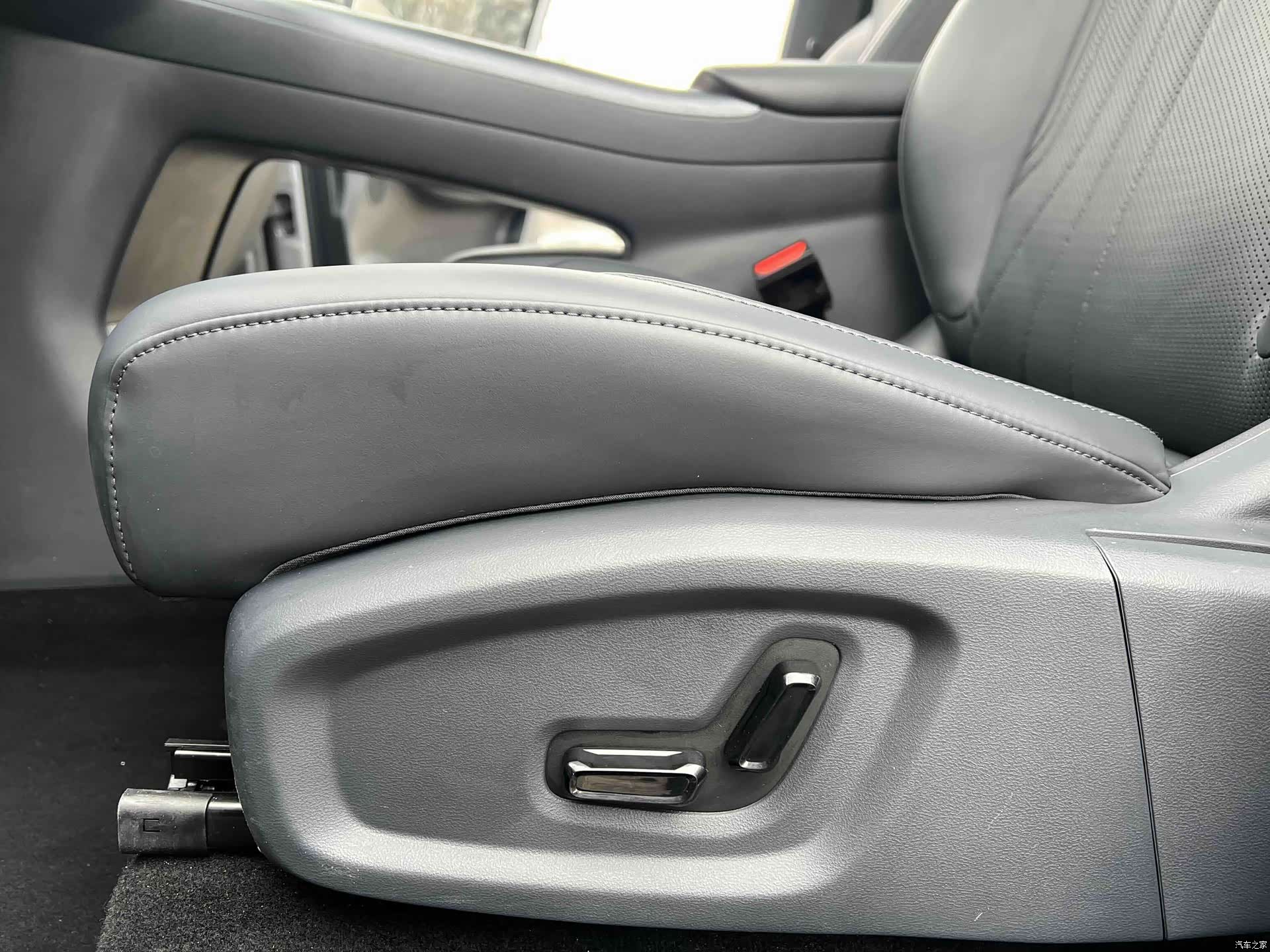 Geely Galaxy E5, 2025 13