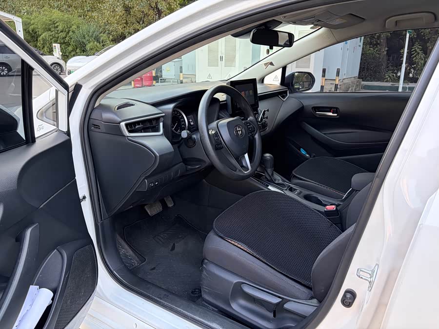 Toyota Corolla 2023, фото 5