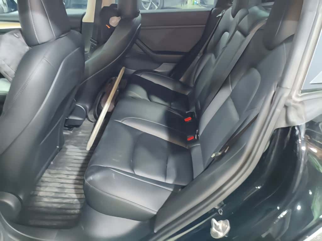 Tesla Model 3, 2023 13