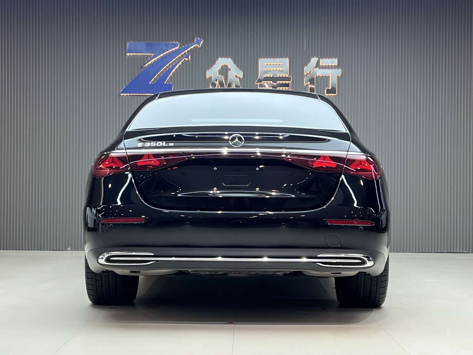 Mercedes-Benz E-Class, 2024 3