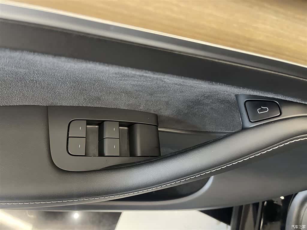 Tesla Model Y, 2022 26