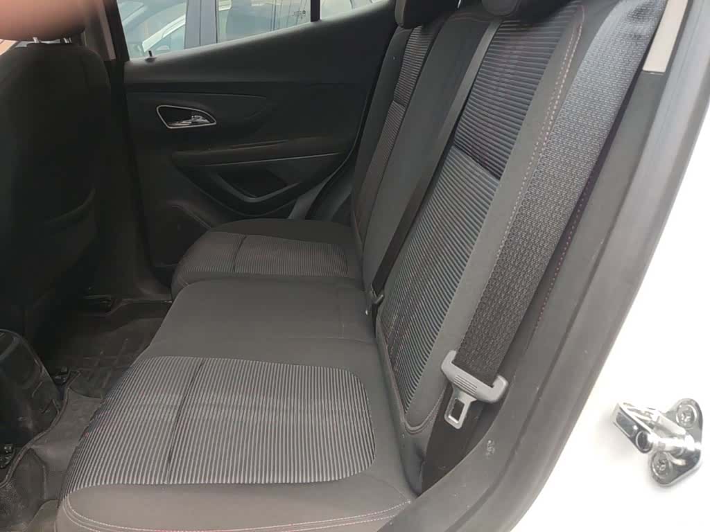 Buick Encore, 2015 17