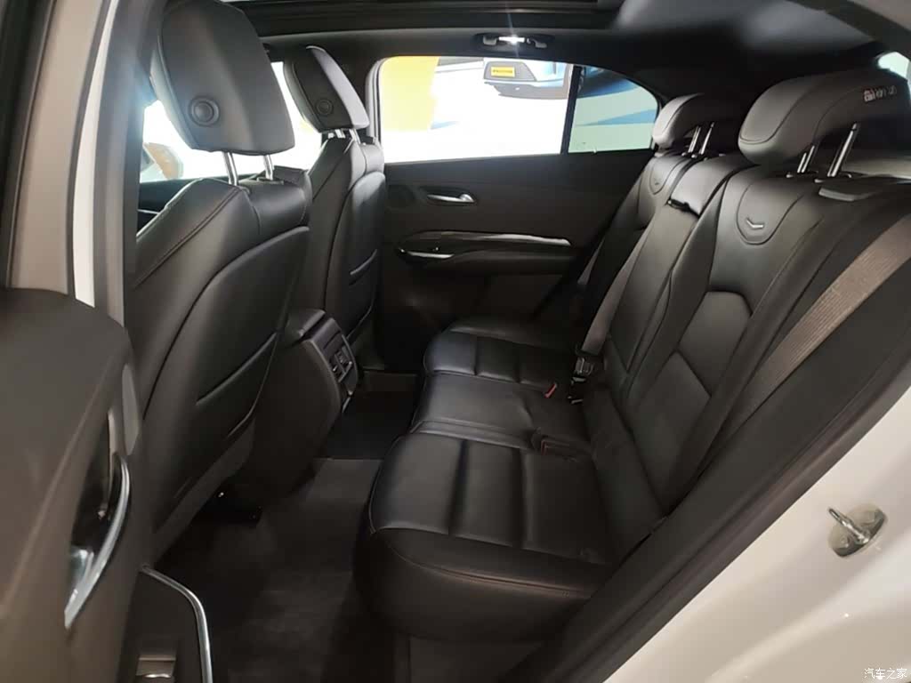 Cadillac XT4, 2023 17
