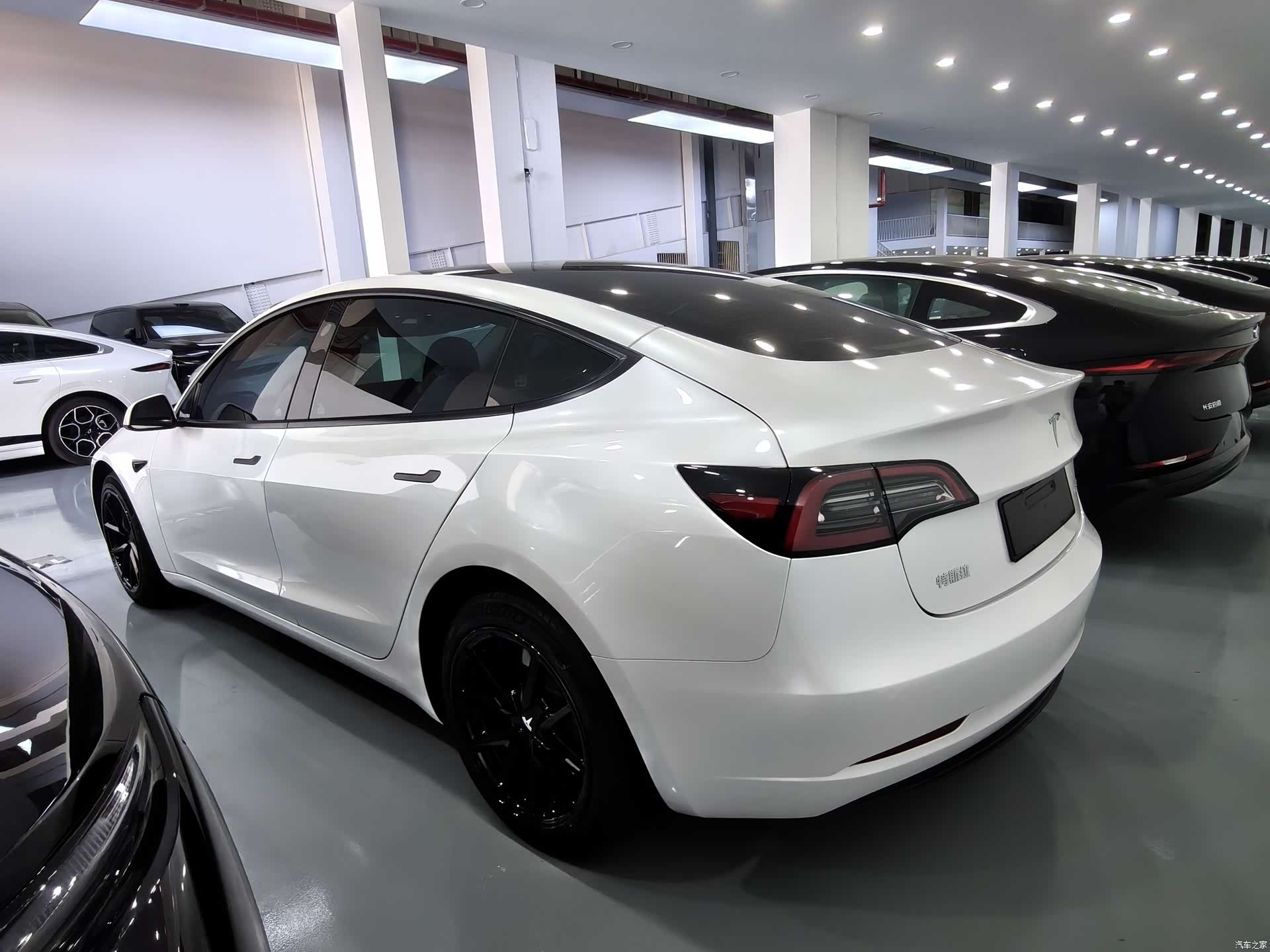 Tesla Model 3, 2023 14