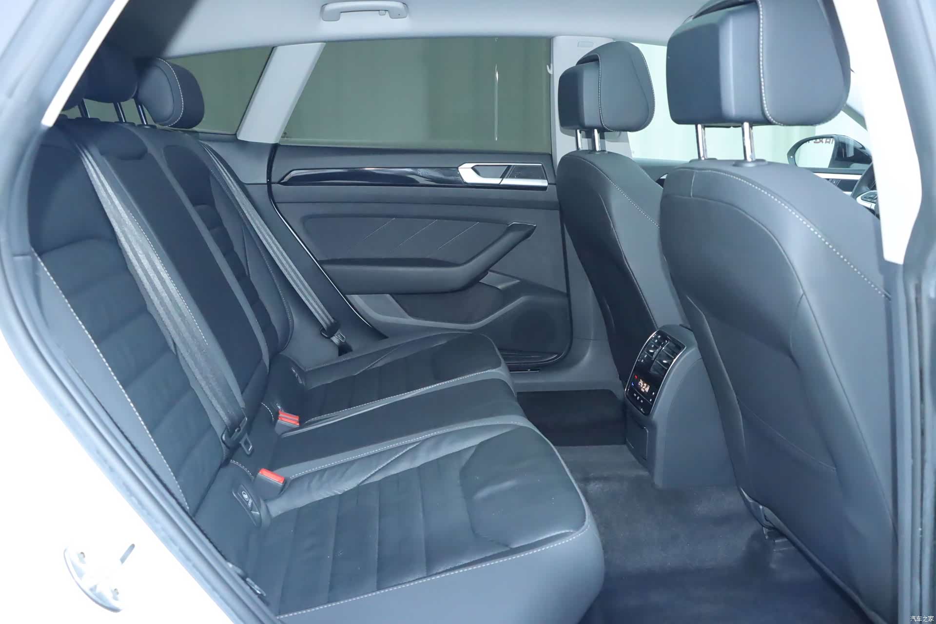 Volkswagen CC, 2023 16