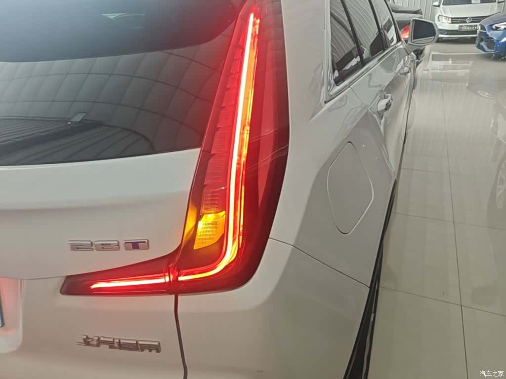 Cadillac XT4, 2023 8