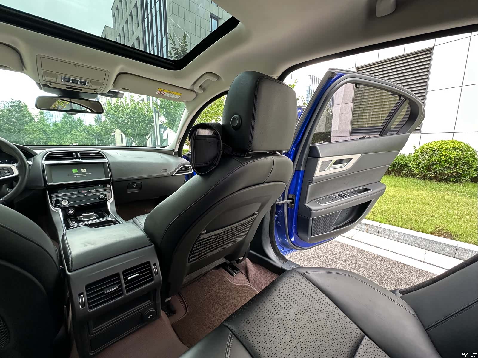 Land Rover XEL, 2019 18