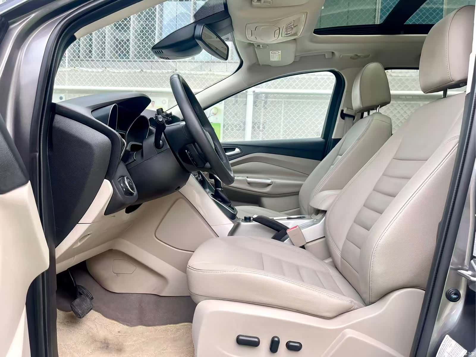 Ford Kuga, 2014 6