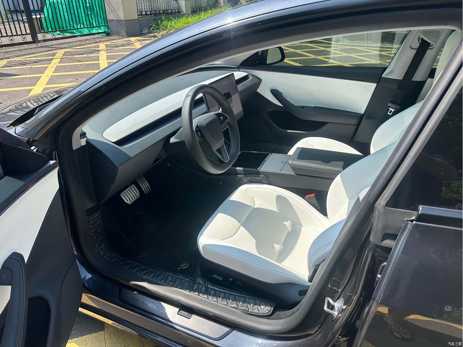Tesla Model 3, 2025 9
