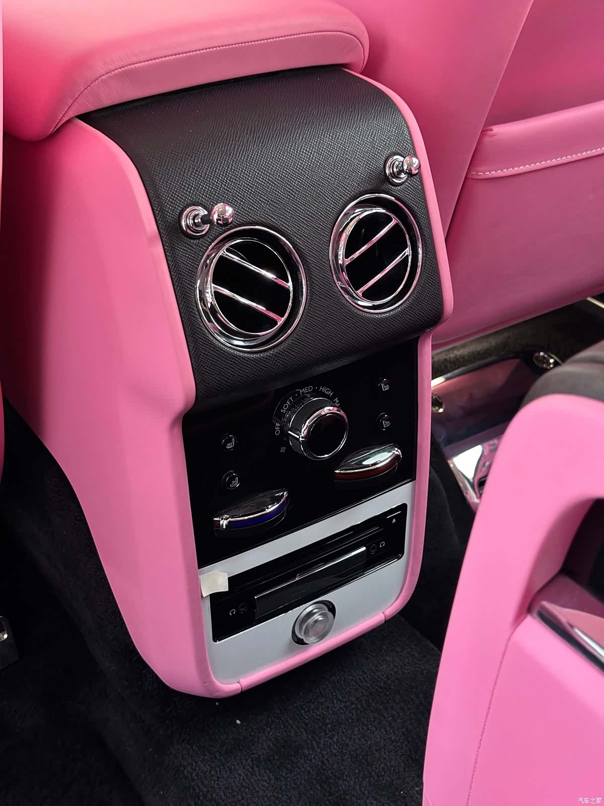 Rolls-Royce Cullinan, 2023 37