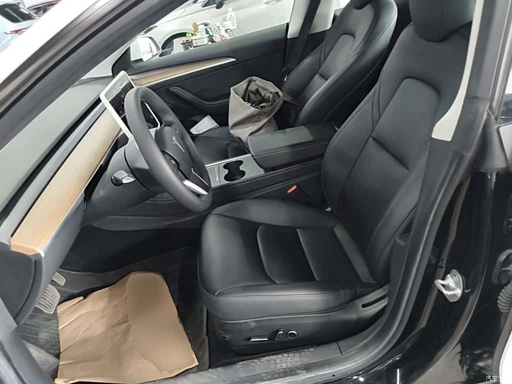 Tesla Model 3, 2023 15